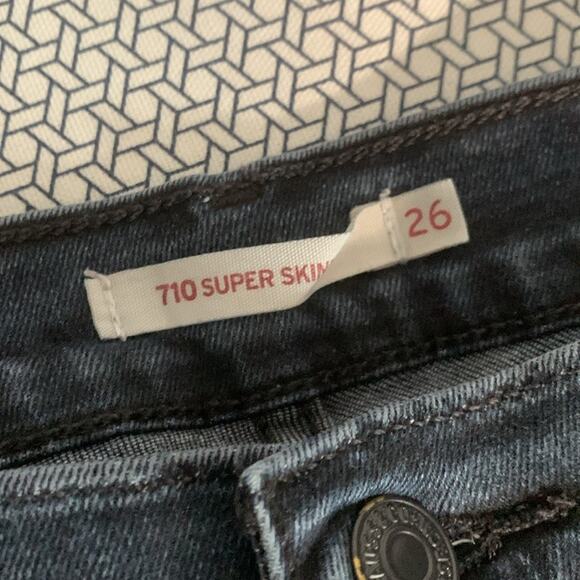 Levi’s Women’s 710 Super Skinny Jeans Super Dark Wash Blue Size 26 - Picture 3 of 5